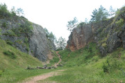 Kamieniołom różanki zelejowskiej w zachodniej części Stokówki